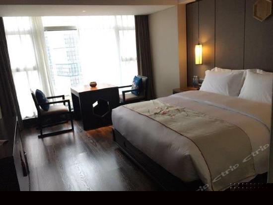 标准城景单人房