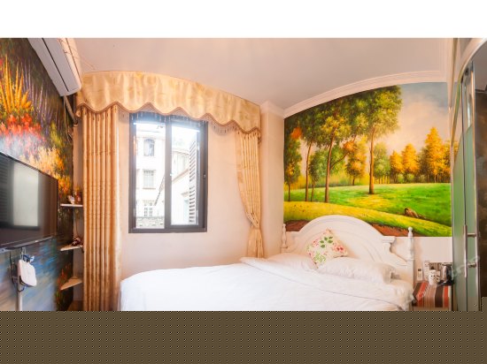 阳光溪畔大床房