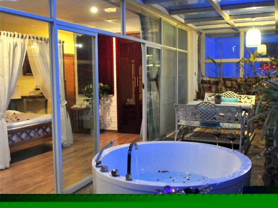 独立露台海景大床房