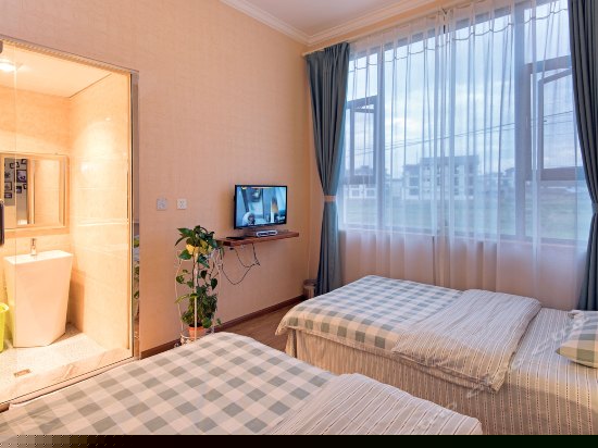 花开田田园风光房