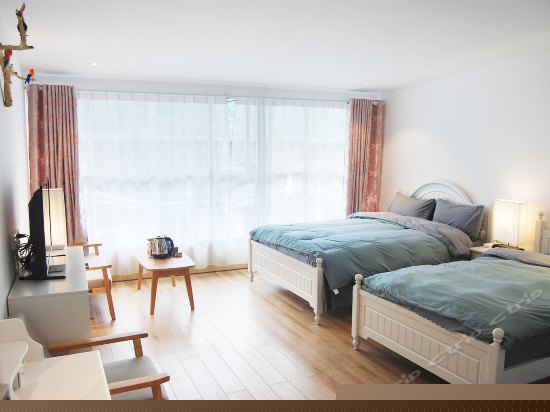 顶层精致家庭房