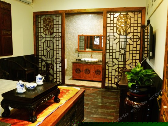 豪华窑洞土炕房