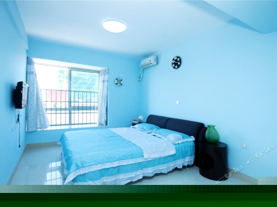 豪华高层海景三卧室一厅套房1302