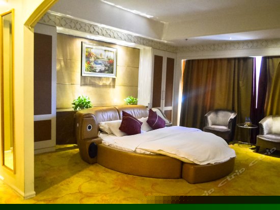 时尚浪漫圆床房