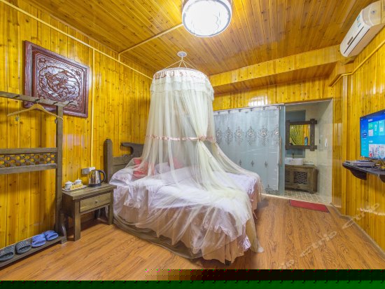 二楼豪华大床房