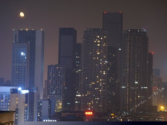 幺妹星月八人房(床位)