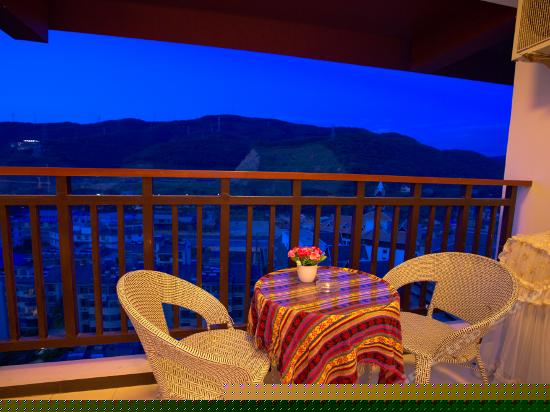 阳台山景大床房