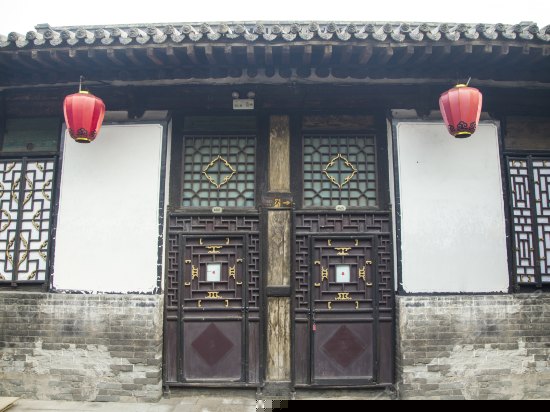 朱楼碧瓦豪华土炕房