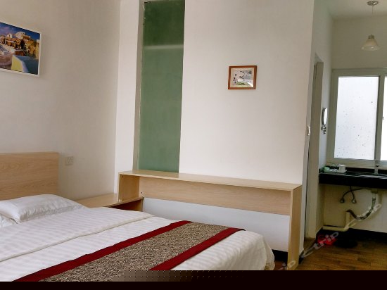 逸致情侣大床房