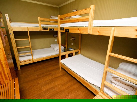 4人间混住(床位)