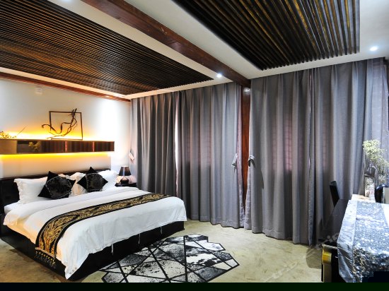 简雅豪华大床房