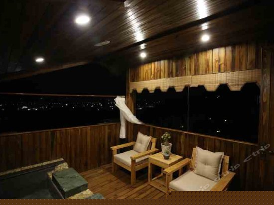 云海观洱海火山汤池阳光套房