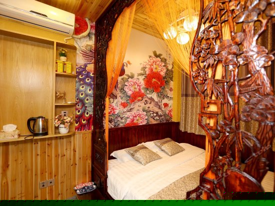 201鸟语花香大床房