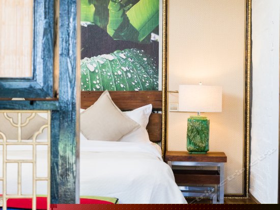 花月夜东南亚大床房