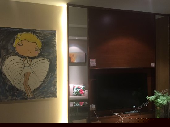 城景温馨大床房