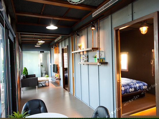 摩登工业六人房