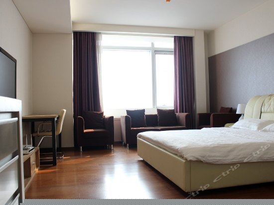 豪华双人大床房