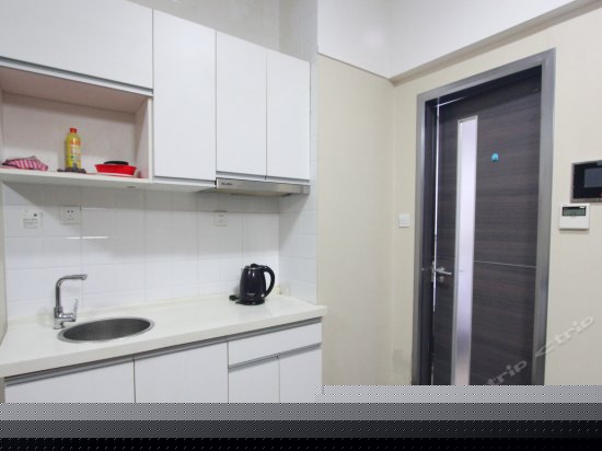 高级市景大床房