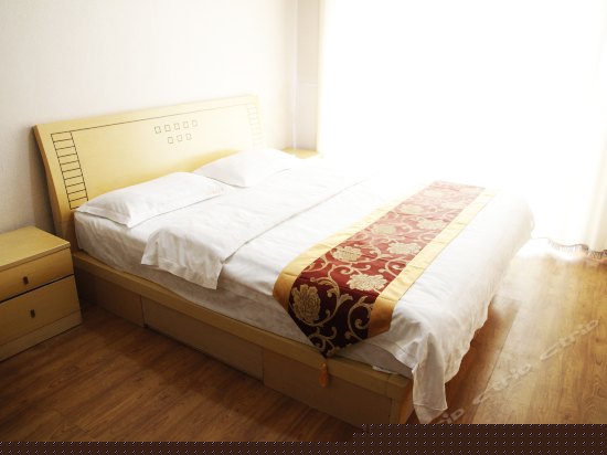 豪华江景大床房