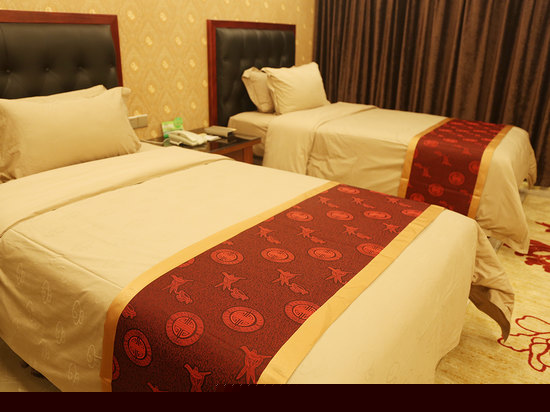 私密汽车复式两房一厅