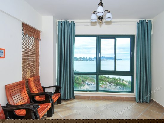 一线海景电脑圆床房