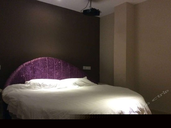 豪华圆床房(无窗)