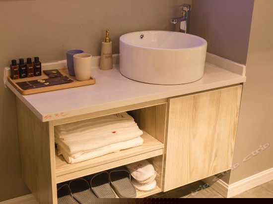 90°榻榻米影音房