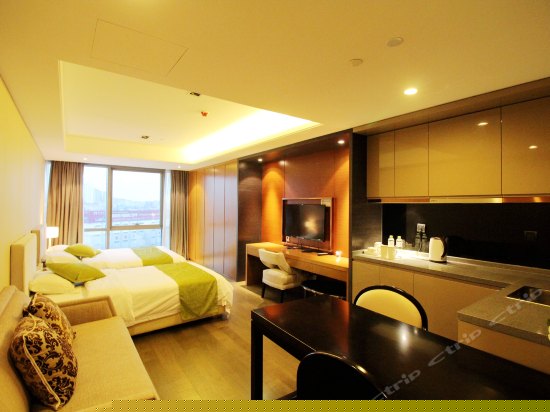 温馨城景家庭房