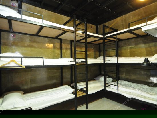 拥挤的乐园（床位房）