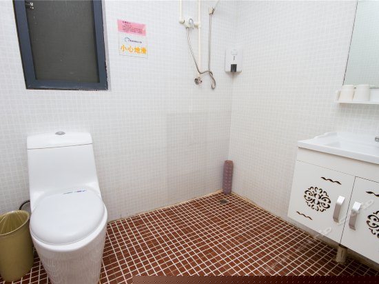 五期温馨园景大床房