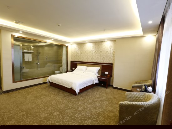 豪华大床房