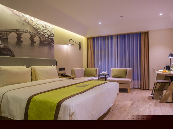 朵霾高级大床房