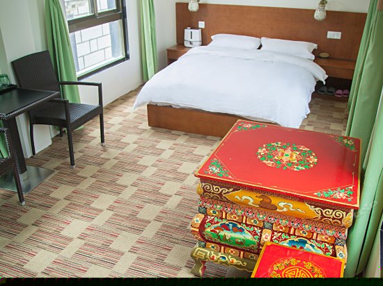 豪华阳光大床房