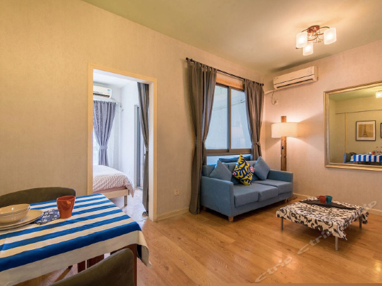 比邻双卧有套房