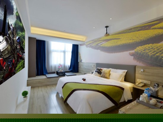 心意影院大床房