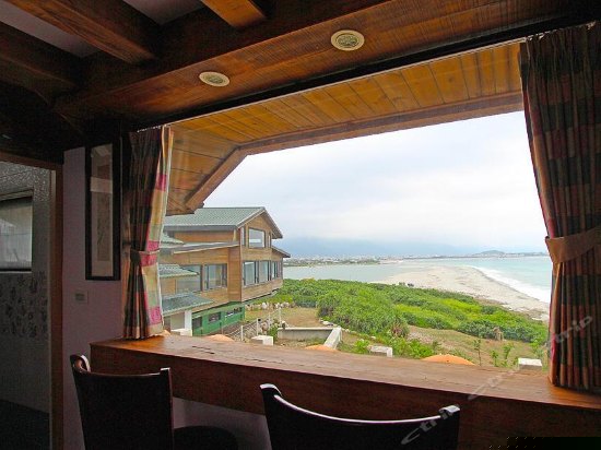 海景峇里风情木屋双人房