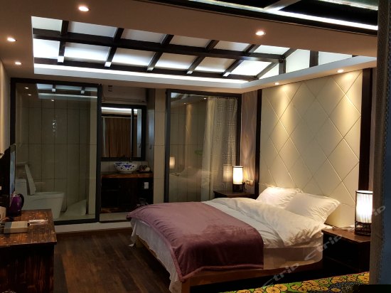 星辉星空榻榻米大床房