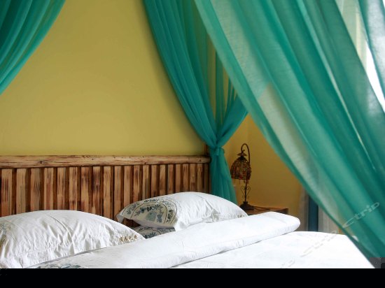 阳光蜜月大床房