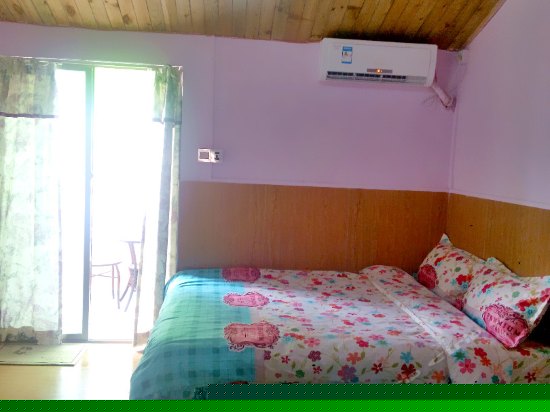 榻榻米阳台双床房