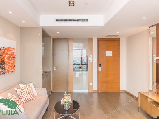 精装海景大床房