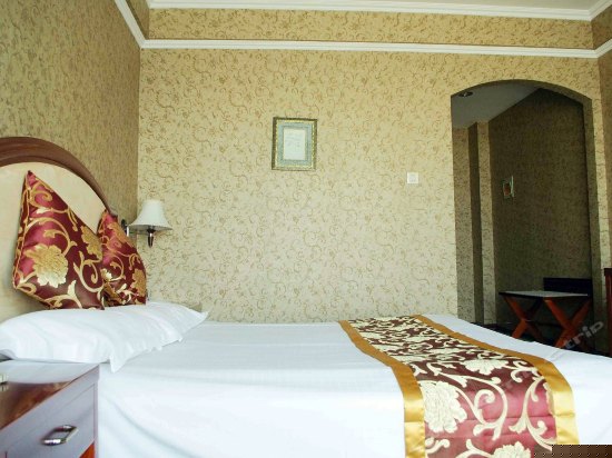 六楼豪华大床房