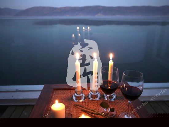 270度环视海景海上超豪华大床房