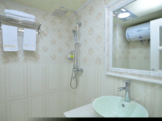 巴黎风情大床房