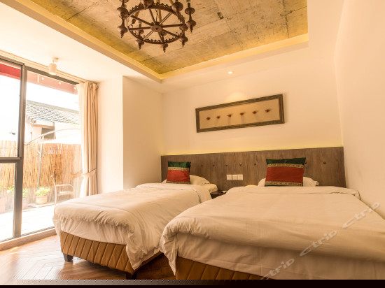 落地景观双床房（102）