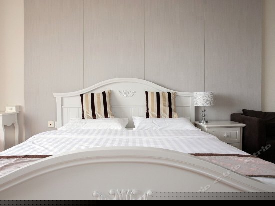 豪华双人大床房