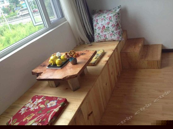 观景飘窗标准间