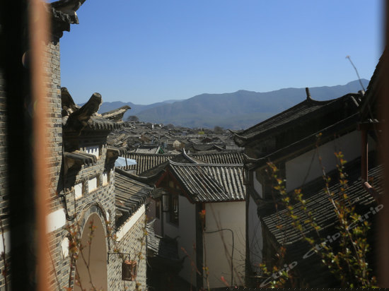 豪华雕花大床房