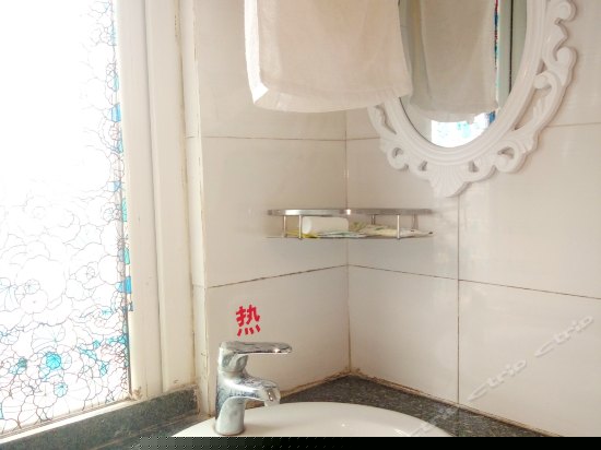 电脑大床间(内宾）