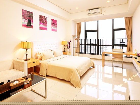 尊贵城景大床房