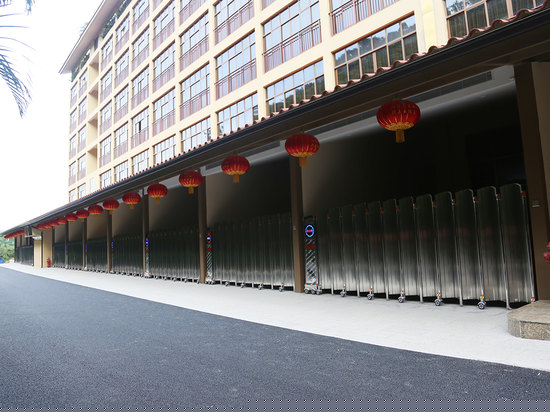 私密汽车复式两房一厅